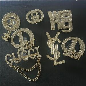 Gold Designer Brooch Set